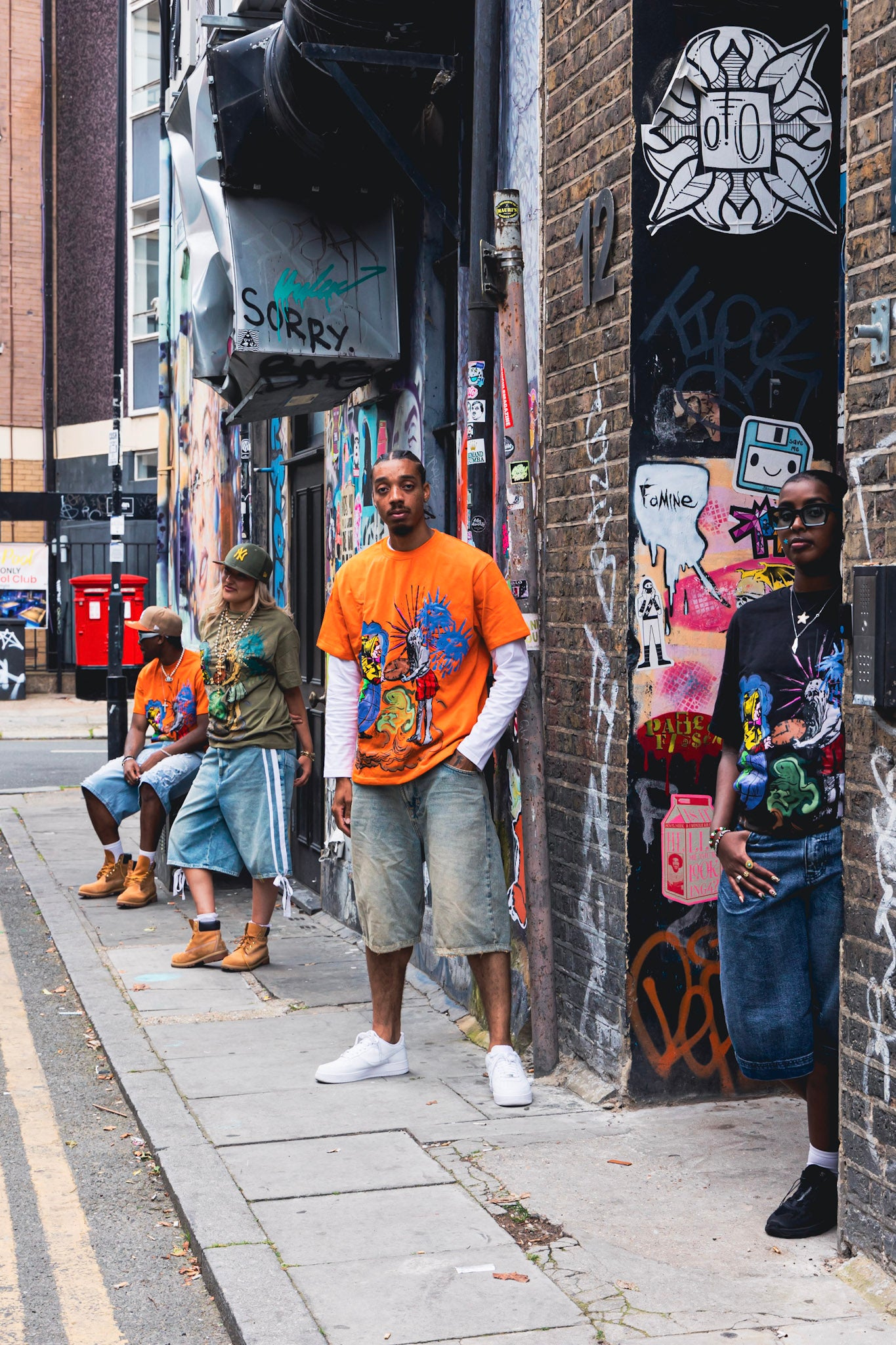 YOUNG CESARO ‘ INVEST YOUR TIME’ T-SHIRT - Orange